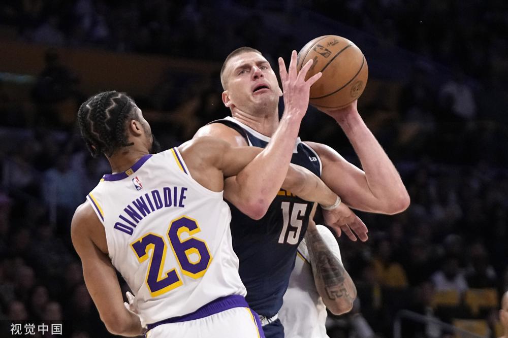 看台上的巨 看台上的巨